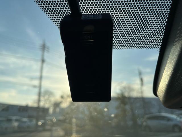 シエンタ Ｇ　両側電動パワースライドドア　フルセグＴＶ付純正ナビ　３６０°カメラ　前方ドライブレコーダー　前席シートヒーター　ステアリングヒーター　三列シート　衝突軽減ブレーキ　パーキングソナー　ＬＥＤヘッドライト（40枚目）