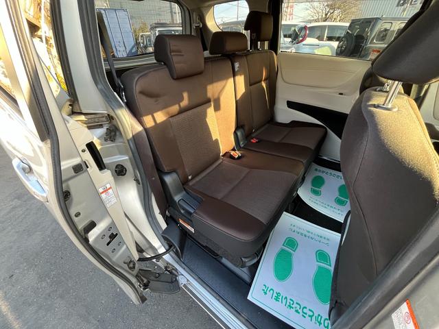 シエンタ Ｇ　両側電動パワースライドドア　フルセグＴＶ付純正ナビ　３６０°カメラ　前方ドライブレコーダー　前席シートヒーター　ステアリングヒーター　三列シート　衝突軽減ブレーキ　パーキングソナー　ＬＥＤヘッドライト（42枚目）