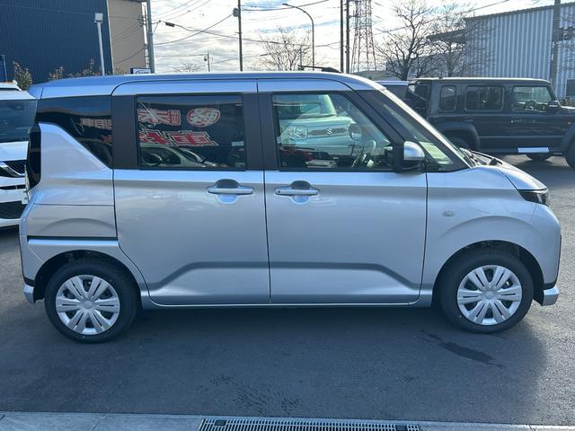 ムーヴ Ｘ　届出済未使用車　助手席側パワースライドドア　オートＬＥＤヘッドライト　電動格納ミラー　オートハイビーム　スマートキー　パーキングソナ―　足踏み式パーキングブレーキ　　ベンチシート　ＡＢＳ（7枚目）