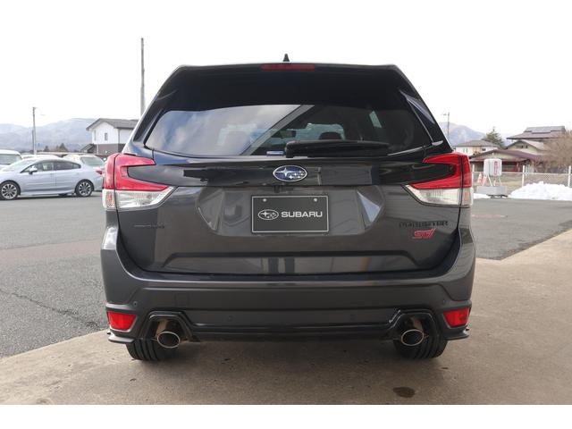 フォレスター ＳＴＩスポーツ　ＡＷＤ／アイサイトセーフティプラス／デュアル機能付きオートエアコン／オートワイパー／オートライト／ハイビームアシスト／本革シート／シートヒーター／メモリーナビ／バックカメラ／ＥＴＣ２．０（5枚目）