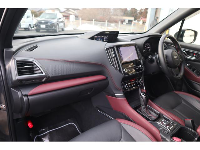 フォレスター ＳＴＩスポーツ　ＡＷＤ／アイサイトセーフティプラス／デュアル機能付きオートエアコン／オートワイパー／オートライト／ハイビームアシスト／本革シート／シートヒーター／メモリーナビ／バックカメラ／ＥＴＣ２．０（25枚目）
