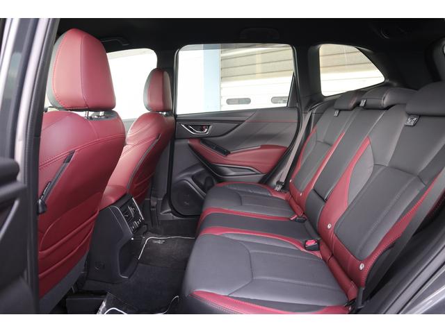 フォレスター ＳＴＩスポーツ　ＡＷＤ／アイサイトセーフティプラス／デュアル機能付きオートエアコン／オートワイパー／オートライト／ハイビームアシスト／本革シート／シートヒーター／メモリーナビ／バックカメラ／ＥＴＣ２．０（28枚目）