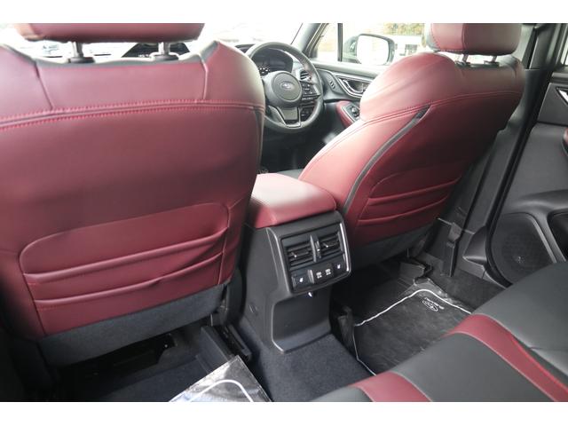 フォレスター ＳＴＩスポーツ　ＡＷＤ／アイサイトセーフティプラス／デュアル機能付きオートエアコン／オートワイパー／オートライト／ハイビームアシスト／本革シート／シートヒーター／メモリーナビ／バックカメラ／ＥＴＣ２．０（29枚目）