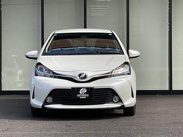 ヴィッツ 1.3F LEDエディション ワンオーナー・純正ナビ・ワンセグTV・バックカメラ・LEDヘッドライト・プリクラッシュセーフティ・レーンアシスト・アイドリングストップ・ETC・スマートキープッシュスタート(5枚目)