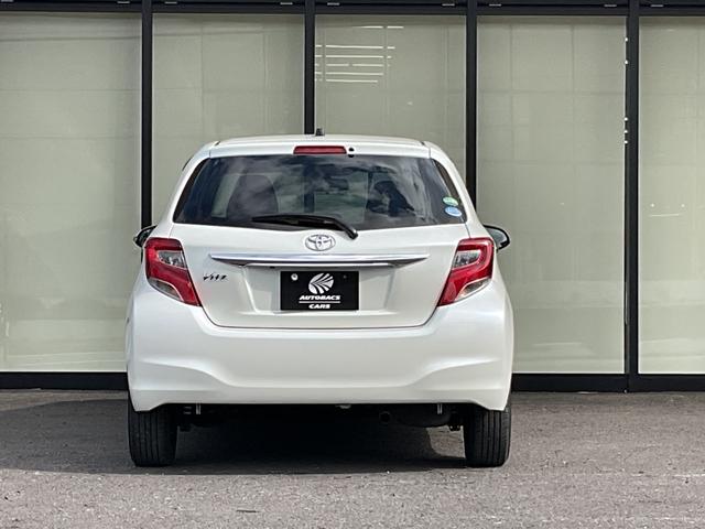 ヴィッツ 1.3F LEDエディション ワンオーナー・純正ナビ・ワンセグTV・バックカメラ・LEDヘッドライト・プリクラッシュセーフティ・レーンアシスト・アイドリングストップ・ETC・スマートキープッシュスタート(10枚目)