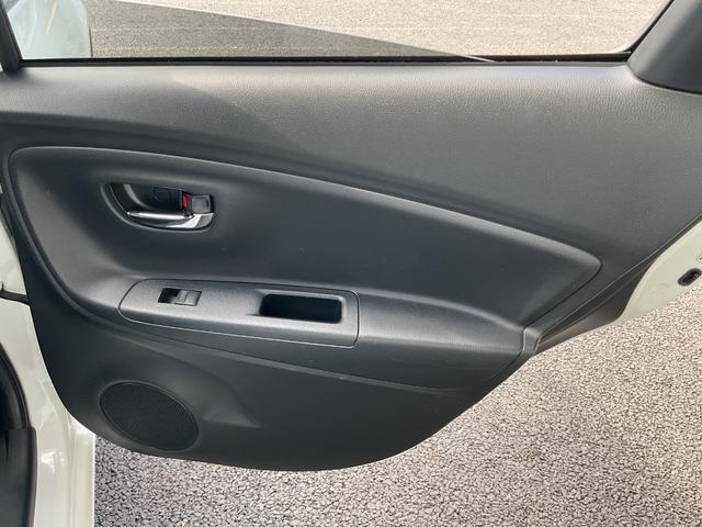 ヴィッツ 1.3F LEDエディション ワンオーナー・純正ナビ・ワンセグTV・バックカメラ・LEDヘッドライト・プリクラッシュセーフティ・レーンアシスト・アイドリングストップ・ETC・スマートキープッシュスタート(20枚目)