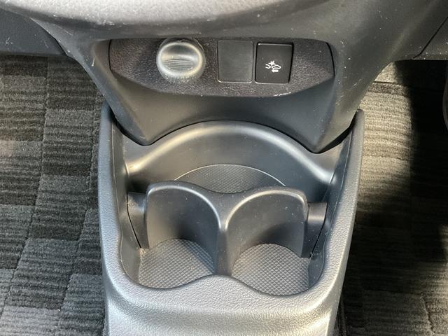 ヴィッツ 1.3F LEDエディション ワンオーナー・純正ナビ・ワンセグTV・バックカメラ・LEDヘッドライト・プリクラッシュセーフティ・レーンアシスト・アイドリングストップ・ETC・スマートキープッシュスタート(44枚目)