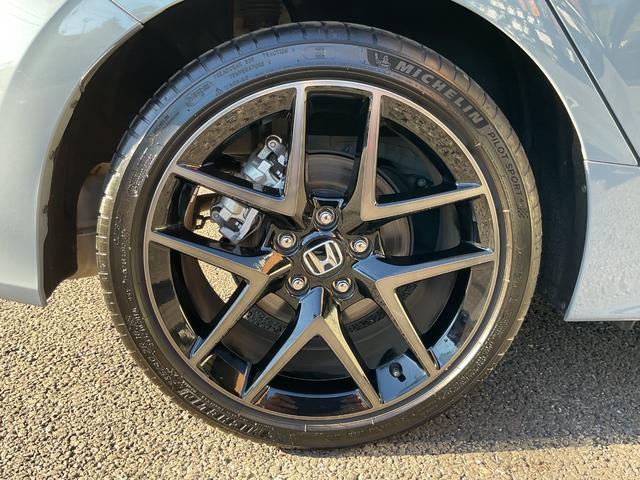 シビック e:HEV ワンオーナー・純正ナビ・フルセグTV・バックカメラ・ホンダセンシング・ブラインドスポットモニター・前後ドライブレコーダー・前席パワーシート・BOSEスピーカー・前席シートヒーター・ETC2.0(17枚目)