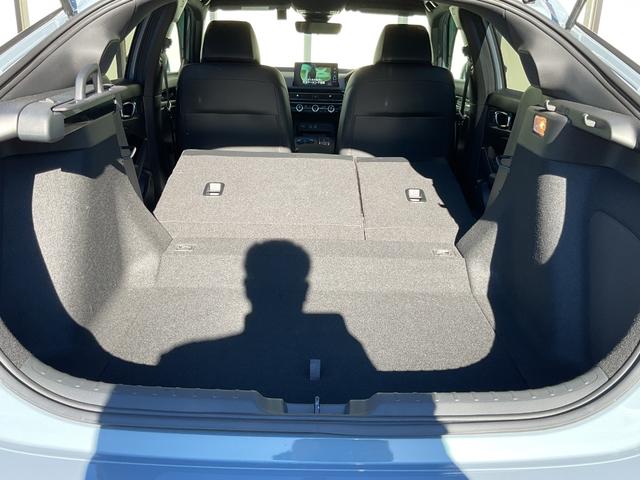 シビック e:HEV ワンオーナー・純正ナビ・フルセグTV・バックカメラ・ホンダセンシング・ブラインドスポットモニター・前後ドライブレコーダー・前席パワーシート・BOSEスピーカー・前席シートヒーター・ETC2.0(38枚目)