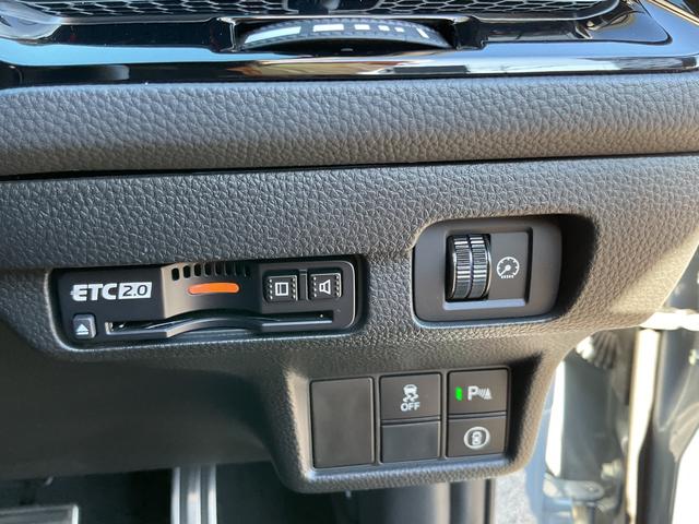 シビック e:HEV ワンオーナー・純正ナビ・フルセグTV・バックカメラ・ホンダセンシング・ブラインドスポットモニター・前後ドライブレコーダー・前席パワーシート・BOSEスピーカー・前席シートヒーター・ETC2.0(47枚目)