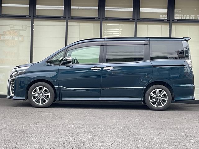 ヴォクシー ＺＳ　煌ＩＩ　ワンオーナー・純正ナビ・フルセグＴＶ・バックカメラ・純正フリップダウンモニター・両側パワースライドドア・セーフティセンス・ＥＴＣ・クルーズコントロール・スマートキープッシュスタート・８人乗り（11枚目）