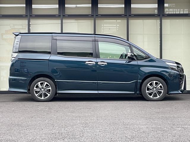 ヴォクシー ＺＳ　煌ＩＩ　ワンオーナー・純正ナビ・フルセグＴＶ・バックカメラ・純正フリップダウンモニター・両側パワースライドドア・セーフティセンス・ＥＴＣ・クルーズコントロール・スマートキープッシュスタート・８人乗り（12枚目）