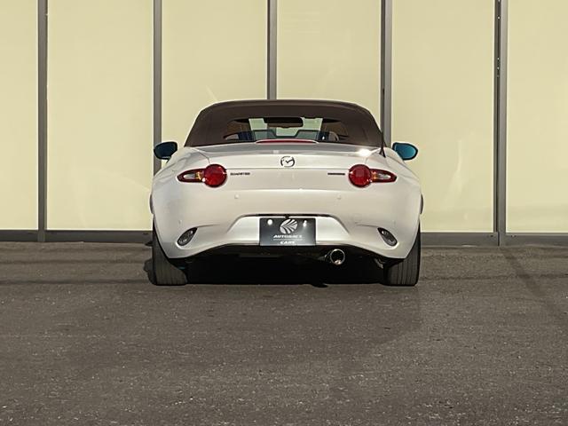 ロードスター ブラウン・トップ　純正ナビ・フルセグＴＶ・ＣＤ・ＤＶＤ・ＥＴＣ・クルーズコントロール・衝突軽減ブレーキ・レーンキープアシスト・シートヒーター・革調シート・クリアランスソナー・ＨＫＳマフラー・純正アルミ・オートハイビーム（10枚目）