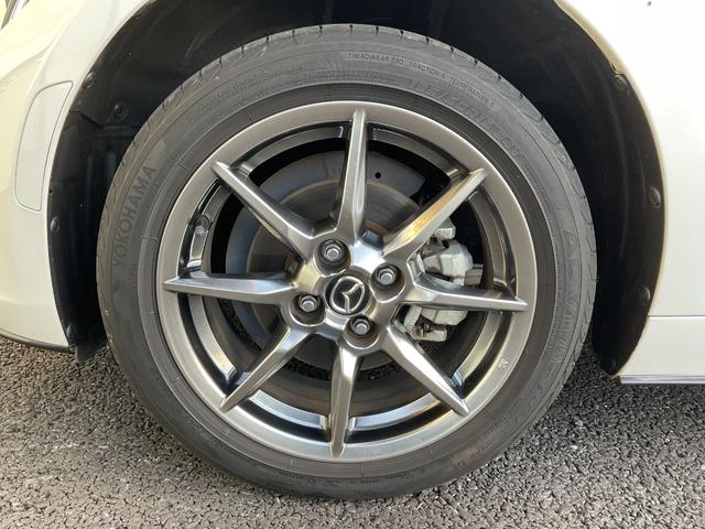 ロードスター ブラウン・トップ　純正ナビ・フルセグＴＶ・ＣＤ・ＤＶＤ・ＥＴＣ・クルーズコントロール・衝突軽減ブレーキ・レーンキープアシスト・シートヒーター・革調シート・クリアランスソナー・ＨＫＳマフラー・純正アルミ・オートハイビーム（21枚目）