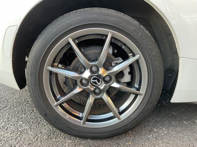 ロードスター ブラウン・トップ　純正ナビ・フルセグＴＶ・ＣＤ・ＤＶＤ・ＥＴＣ・クルーズコントロール・衝突軽減ブレーキ・レーンキープアシスト・シートヒーター・革調シート・クリアランスソナー・ＨＫＳマフラー・純正アルミ・オートハイビーム（24枚目）