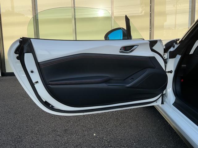 ロードスター ブラウン・トップ　純正ナビ・フルセグＴＶ・ＣＤ・ＤＶＤ・ＥＴＣ・クルーズコントロール・衝突軽減ブレーキ・レーンキープアシスト・シートヒーター・革調シート・クリアランスソナー・ＨＫＳマフラー・純正アルミ・オートハイビーム（29枚目）