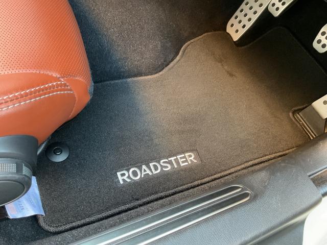 ロードスター ブラウン・トップ　純正ナビ・フルセグＴＶ・ＣＤ・ＤＶＤ・ＥＴＣ・クルーズコントロール・衝突軽減ブレーキ・レーンキープアシスト・シートヒーター・革調シート・クリアランスソナー・ＨＫＳマフラー・純正アルミ・オートハイビーム（34枚目）