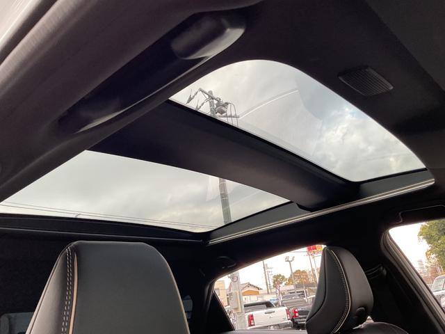クラウンスポーツ Z ワンオーナー・純正ナビ・フルセグTV・パノラミックビューモニター・パノラマルーフ・モデリスタエアロ・セーフティセンス・ヘッドアップディスプレイ・ブラインドスポットモニター・純正ドライブレコーダー(4枚目)