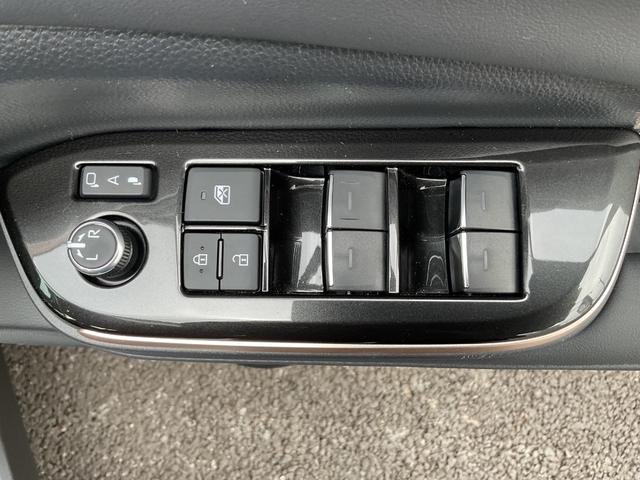 クラウンスポーツ Z ワンオーナー・純正ナビ・フルセグTV・パノラミックビューモニター・パノラマルーフ・モデリスタエアロ・セーフティセンス・ヘッドアップディスプレイ・ブラインドスポットモニター・純正ドライブレコーダー(32枚目)