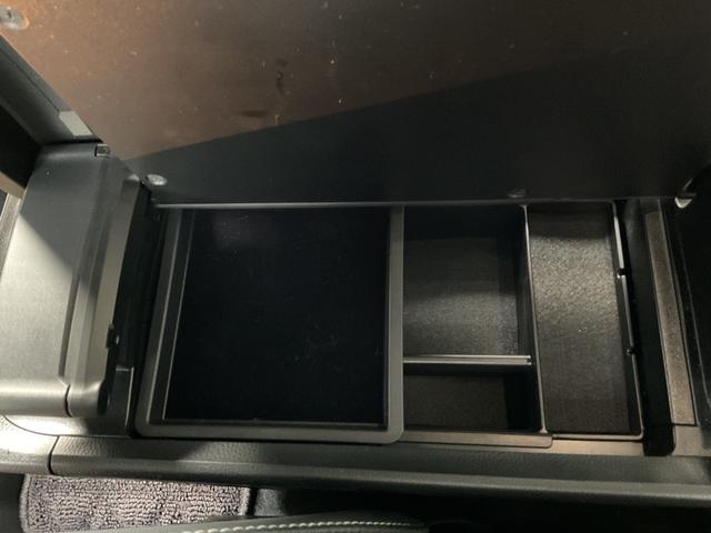 クラウンスポーツ Z ワンオーナー・純正ナビ・フルセグTV・パノラミックビューモニター・パノラマルーフ・モデリスタエアロ・セーフティセンス・ヘッドアップディスプレイ・ブラインドスポットモニター・純正ドライブレコーダー(69枚目)