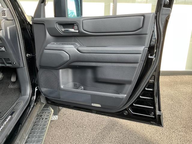 ランドクルーザー250 VX モデリスタエアロ・JAOSオーバーフェンダー・純正ディスプレイオーディオ・TV・パノラミックビューモニター・パワーバックドア・ETC2.0・セーフティセンス・サンルーフ・デジタルインナーミラー(34枚目)