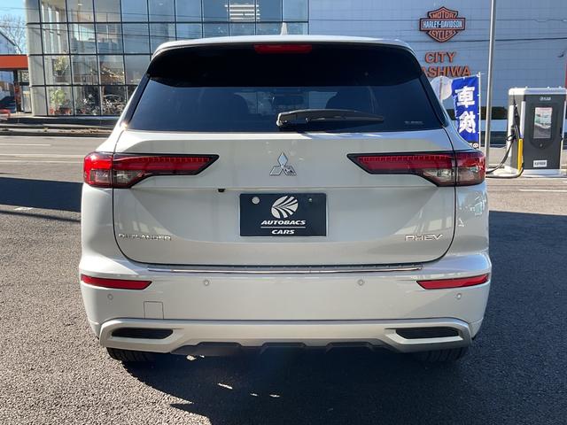 アウトランダーPHEV P ワンオーナー・純正ナビ・TV・マルチアラウンドモニター・ステアリングヒーター・ハーフレザーシート・シートヒーター・BOSEサウンド・レーダークルーズ・ETC2.0・ブラインドスポット・パワーバックドア(8枚目)