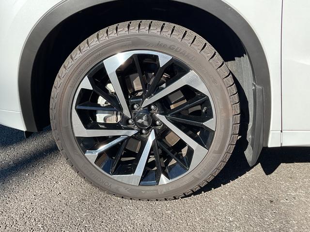 アウトランダーPHEV P ワンオーナー・純正ナビ・TV・マルチアラウンドモニター・ステアリングヒーター・ハーフレザーシート・シートヒーター・BOSEサウンド・レーダークルーズ・ETC2.0・ブラインドスポット・パワーバックドア(15枚目)