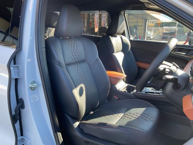 アウトランダーPHEV P ワンオーナー・純正ナビ・TV・マルチアラウンドモニター・ステアリングヒーター・ハーフレザーシート・シートヒーター・BOSEサウンド・レーダークルーズ・ETC2.0・ブラインドスポット・パワーバックドア(17枚目)