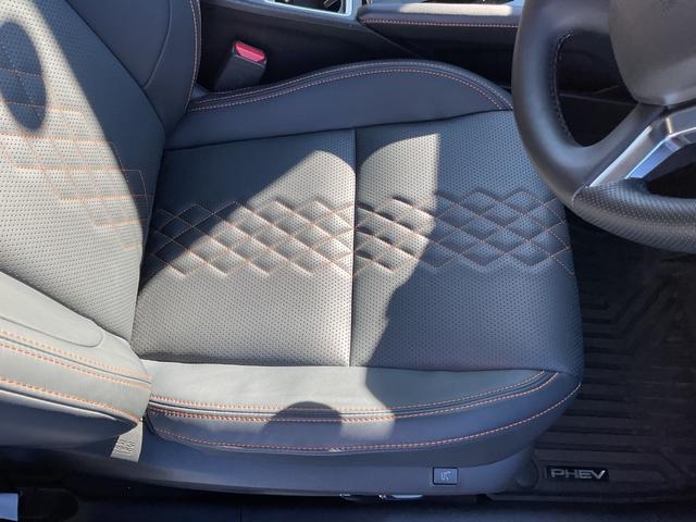 アウトランダーPHEV P ワンオーナー・純正ナビ・TV・マルチアラウンドモニター・ステアリングヒーター・ハーフレザーシート・シートヒーター・BOSEサウンド・レーダークルーズ・ETC2.0・ブラインドスポット・パワーバックドア(18枚目)