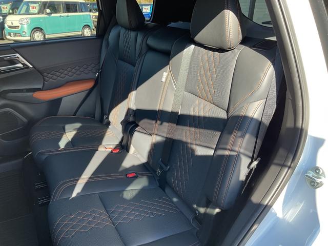 アウトランダーPHEV P ワンオーナー・純正ナビ・TV・マルチアラウンドモニター・ステアリングヒーター・ハーフレザーシート・シートヒーター・BOSEサウンド・レーダークルーズ・ETC2.0・ブラインドスポット・パワーバックドア(22枚目)