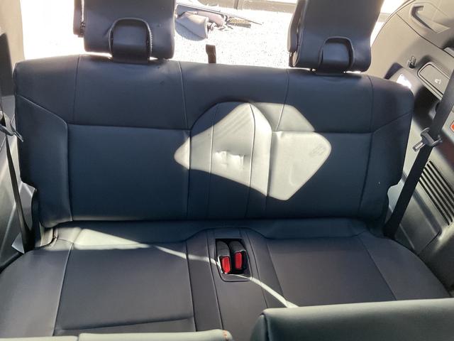 アウトランダーPHEV P ワンオーナー・純正ナビ・TV・マルチアラウンドモニター・ステアリングヒーター・ハーフレザーシート・シートヒーター・BOSEサウンド・レーダークルーズ・ETC2.0・ブラインドスポット・パワーバックドア(24枚目)