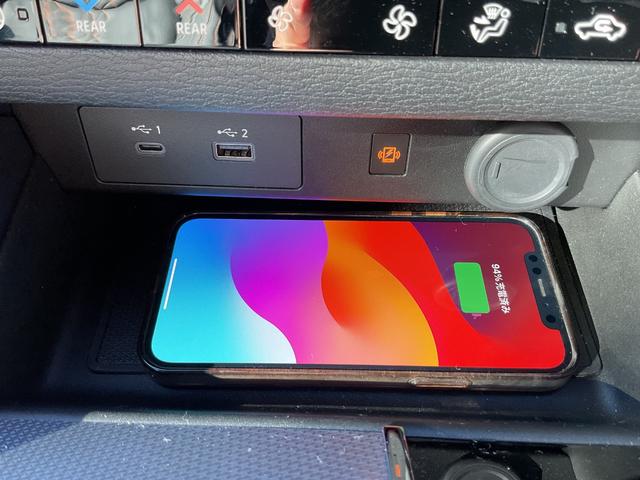 アウトランダーPHEV P ワンオーナー・純正ナビ・TV・マルチアラウンドモニター・ステアリングヒーター・ハーフレザーシート・シートヒーター・BOSEサウンド・レーダークルーズ・ETC2.0・ブラインドスポット・パワーバックドア(40枚目)