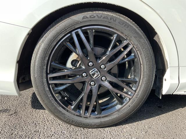 オデッセイハイブリッド e:HEVアブソルート・EX HKS車高調・純正フリップダウンモニター・純正ナビTV・マルチビューカメラ・ブラインドスポット・パワーバックドア・ETC2.0・両側パワースライドドア・ホンダセンシング・スマートパーキングアシスト(12枚目)