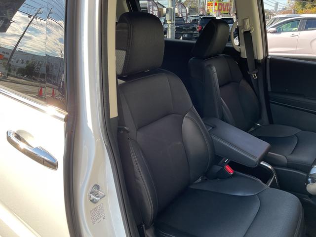 オデッセイハイブリッド e:HEVアブソルート・EX HKS車高調・純正フリップダウンモニター・純正ナビTV・マルチビューカメラ・ブラインドスポット・パワーバックドア・ETC2.0・両側パワースライドドア・ホンダセンシング・スマートパーキングアシスト(13枚目)