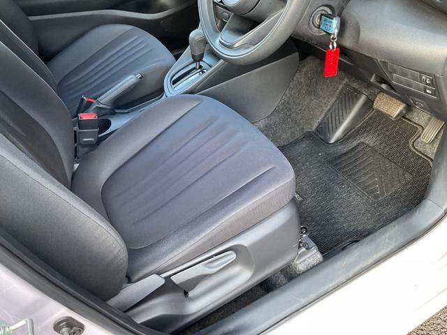 ヤリス Ｘ　純正ディスプレイオーディオ・プリクラッシュセーフティ・レーンアシスト・前後ドライブレコーダー・オートライト・オートハイビーム・クリアランスソナー・キーレスキー（13枚目）