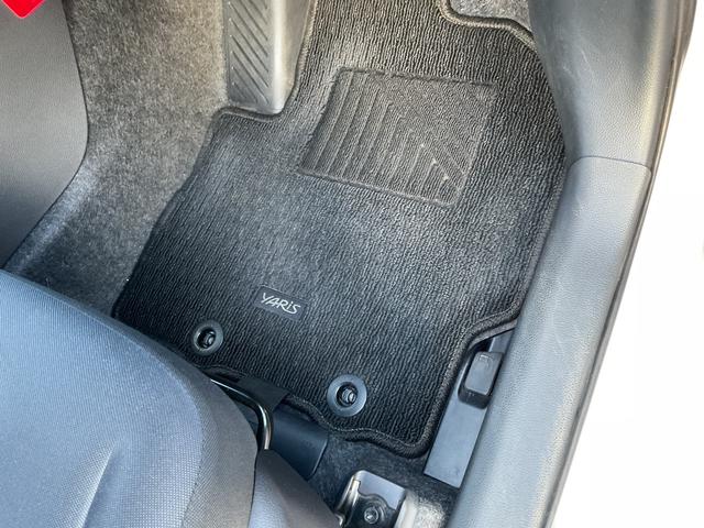 ヤリス Ｘ　純正ディスプレイオーディオ・プリクラッシュセーフティ・レーンアシスト・前後ドライブレコーダー・オートライト・オートハイビーム・クリアランスソナー・キーレスキー（15枚目）