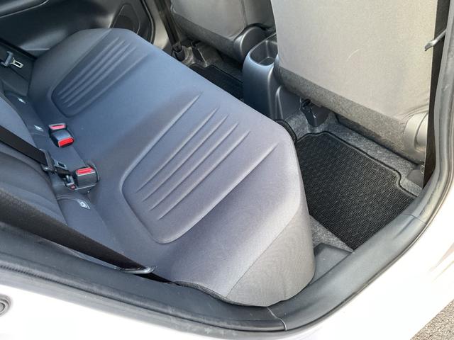 ヤリス Ｘ　純正ディスプレイオーディオ・プリクラッシュセーフティ・レーンアシスト・前後ドライブレコーダー・オートライト・オートハイビーム・クリアランスソナー・キーレスキー（17枚目）