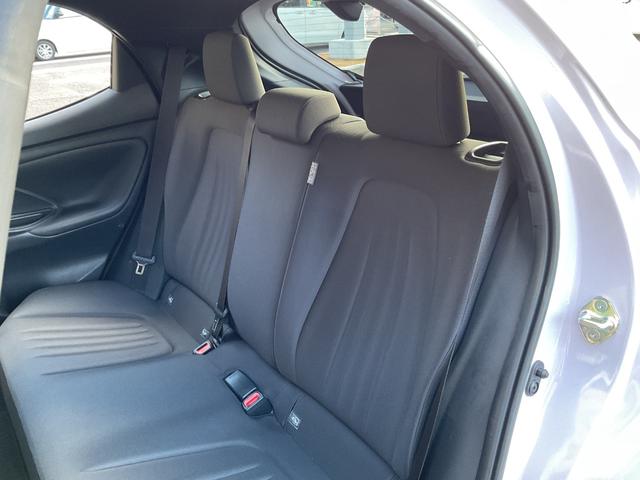 ヤリス Ｘ　純正ディスプレイオーディオ・プリクラッシュセーフティ・レーンアシスト・前後ドライブレコーダー・オートライト・オートハイビーム・クリアランスソナー・キーレスキー（20枚目）