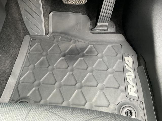 ＲＡＶ４ Ｘ　ワンオーナー・純正ディスプレイオーディオ・ナビ・フルセグＴＶ・バックカメラ・セーフティセンス・レーダークルーズコントロール・前後ドライブレコーダー・ＥＴＣ２．０（16枚目）