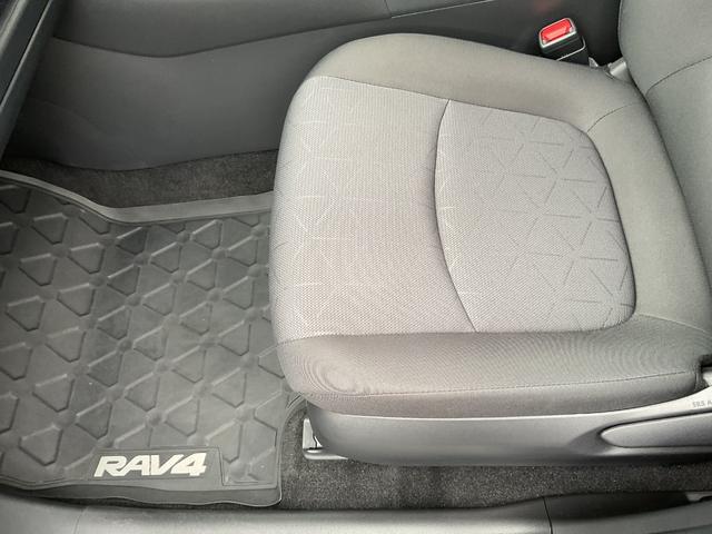 ＲＡＶ４ Ｘ　ワンオーナー・純正ディスプレイオーディオ・ナビ・フルセグＴＶ・バックカメラ・セーフティセンス・レーダークルーズコントロール・前後ドライブレコーダー・ＥＴＣ２．０（18枚目）