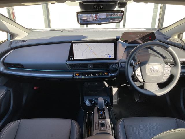 プリウス Ｚ　ワンオーナー・４ＷＤ・純正ナビ・ＴＶ・パノラミックビューモニター・セーフティセンス・デジタルインナーミラー・前席シートヒーター／ベンチレーション・ステアリングヒーター・ＥＴＣ２．０・寒冷地仕様（2枚目）