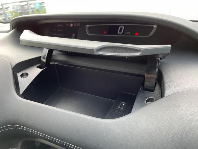 セレナ ハイウェイスター　両側電動スライド　純正９型ナビ　全周囲カメラ　バックカメラ　エマージェンシーブレーキ　ドラレコ　コーナーセンサー　スマートキー　ＬＥＤヘッド　ＥＴＣ　クルコン　オートマチックハイビーム　車線逸脱警報（59枚目）