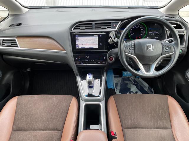 シャトル ハイブリッドZ 純正ナビ バックカメラ 禁煙車 ハーフレザーシート スマートキー LEDヘッド ETC クルコン オートマチックハイビーム オートライト オートエアコン 純正16インチAW Bluetooth再生(2枚目)