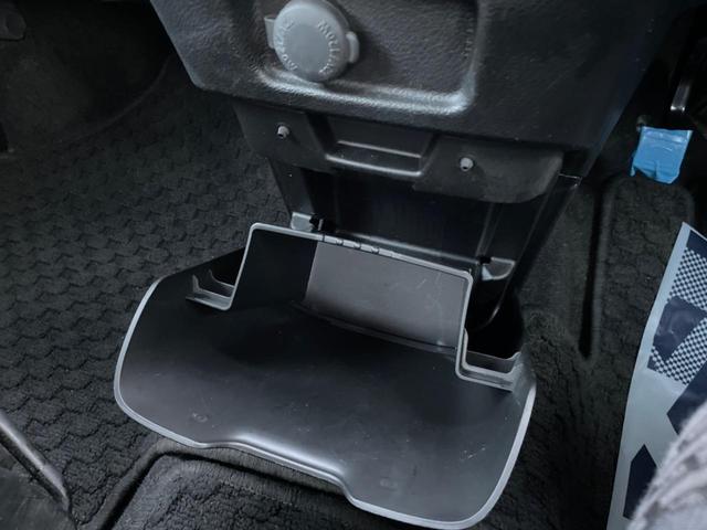 ソリオ ハイブリッドＭＸ　禁煙車　電動スライド　デュアルセンサーブレーキサポート　スマートキー　クルコン　車線逸脱警報　誤発進抑制機能　先行車発進お知らせ機能　オートエアコン　純正１５インチＡＷ　ＣＤ再生　ステアリングスイッチ（48枚目）