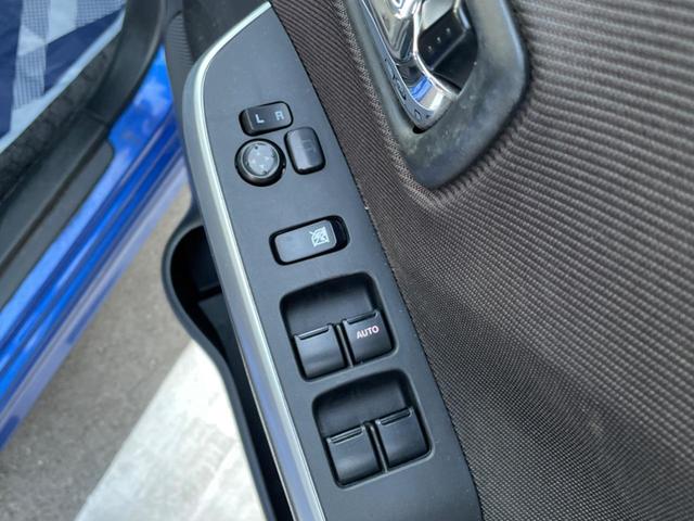 ソリオ ハイブリッドＭＸ　禁煙車　電動スライド　デュアルセンサーブレーキサポート　スマートキー　クルコン　車線逸脱警報　誤発進抑制機能　先行車発進お知らせ機能　オートエアコン　純正１５インチＡＷ　ＣＤ再生　ステアリングスイッチ（50枚目）