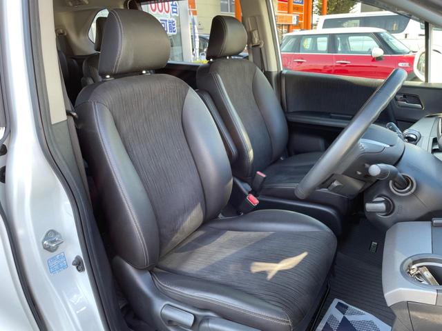 フリードハイブリッド ハイブリッド プレミアムエディション 両側電動スライドドア 純正ナビ バックカメラ 禁煙車 スマートキー ETC クルコン オートライト オートエアコン Bluetooth CD/DVD再生 フルセグ 革巻きステアリング(8枚目)