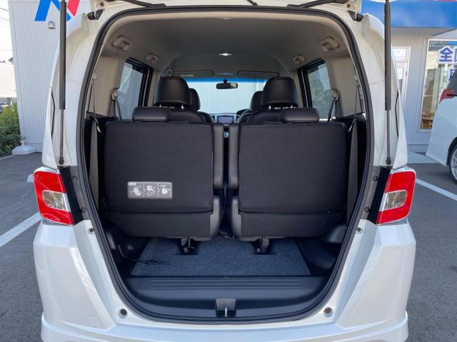 フリードハイブリッド ハイブリッド プレミアムエディション 両側電動スライドドア 純正ナビ バックカメラ 禁煙車 スマートキー ETC クルコン オートライト オートエアコン Bluetooth CD/DVD再生 フルセグ 革巻きステアリング(12枚目)