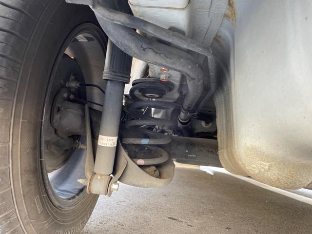 フリードハイブリッド ハイブリッド プレミアムエディション 両側電動スライドドア 純正ナビ バックカメラ 禁煙車 スマートキー ETC クルコン オートライト オートエアコン Bluetooth CD/DVD再生 フルセグ 革巻きステアリング(22枚目)