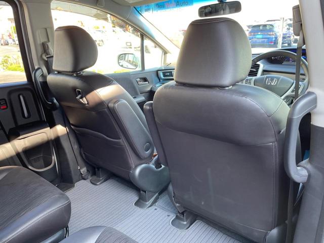 フリードハイブリッド ハイブリッド プレミアムエディション 両側電動スライドドア 純正ナビ バックカメラ 禁煙車 スマートキー ETC クルコン オートライト オートエアコン Bluetooth CD/DVD再生 フルセグ 革巻きステアリング(40枚目)