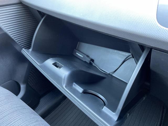 フリードハイブリッド ハイブリッド プレミアムエディション 両側電動スライドドア 純正ナビ バックカメラ 禁煙車 スマートキー ETC クルコン オートライト オートエアコン Bluetooth CD/DVD再生 フルセグ 革巻きステアリング(47枚目)